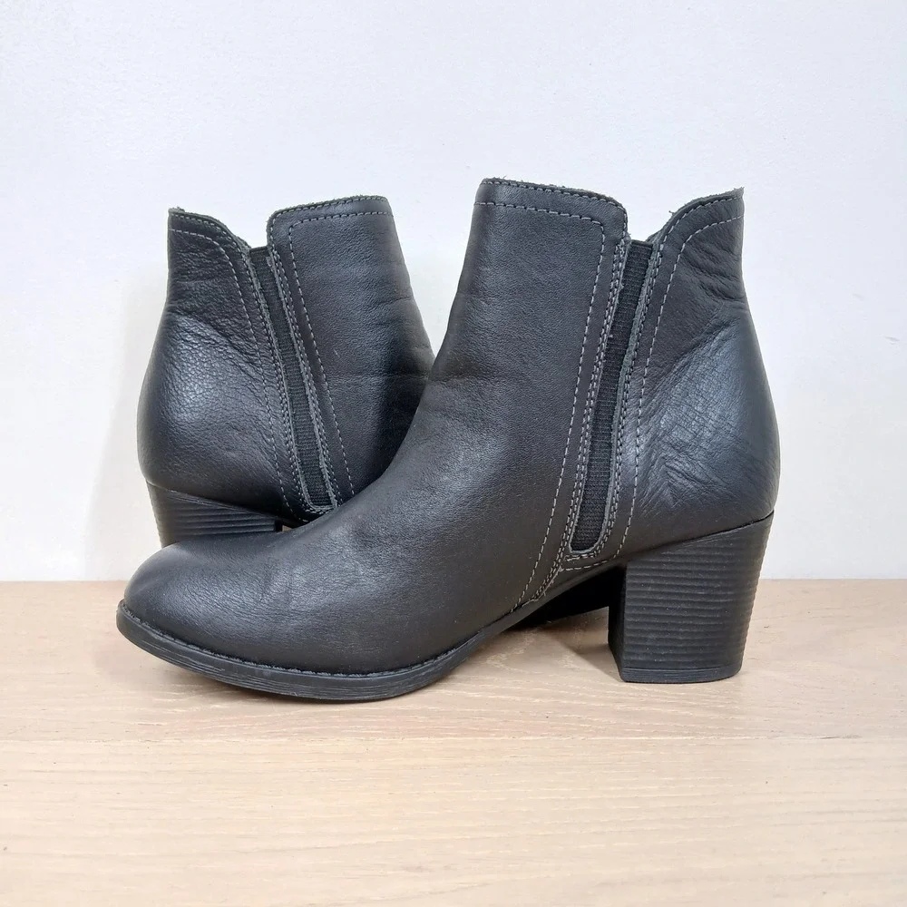 Skechers Ankle Boots Womens 7 Black Leather Studded Zip Block Heel Moto Western